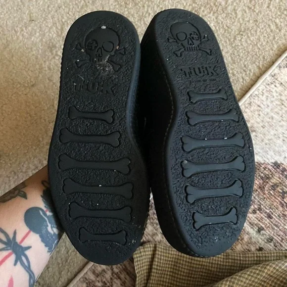 T.U.K. Black leather creepers platform shoes with lace-up detail - Picture 4 of 6